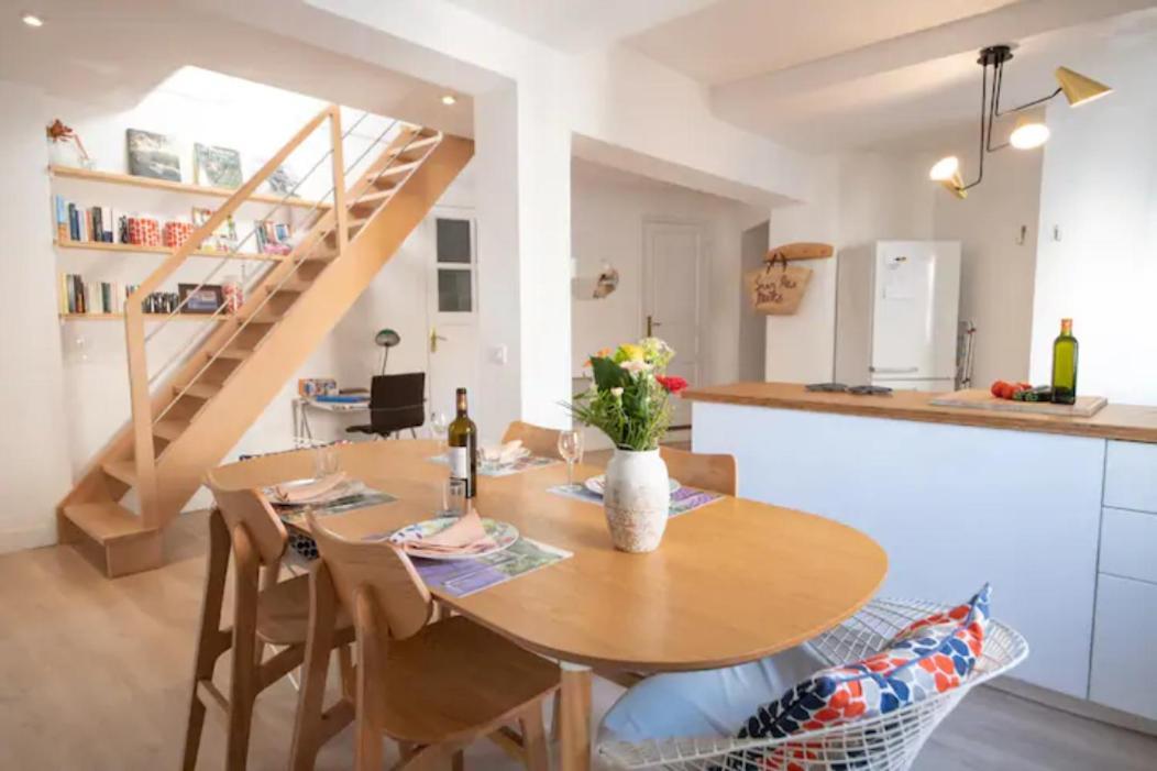 Magnifique Appartement De Charme Avec Vue Sur Le Palais Des Papes A Avignon Wifi Gratuit Exterior foto