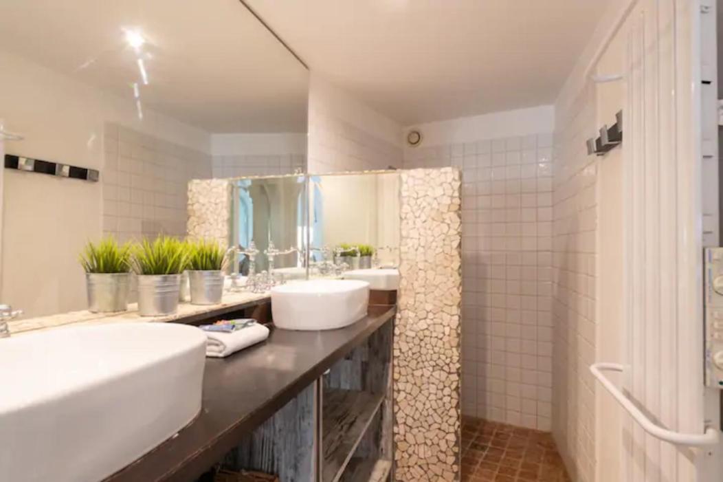 Magnifique Appartement De Charme Avec Vue Sur Le Palais Des Papes A Avignon Wifi Gratuit Exterior foto