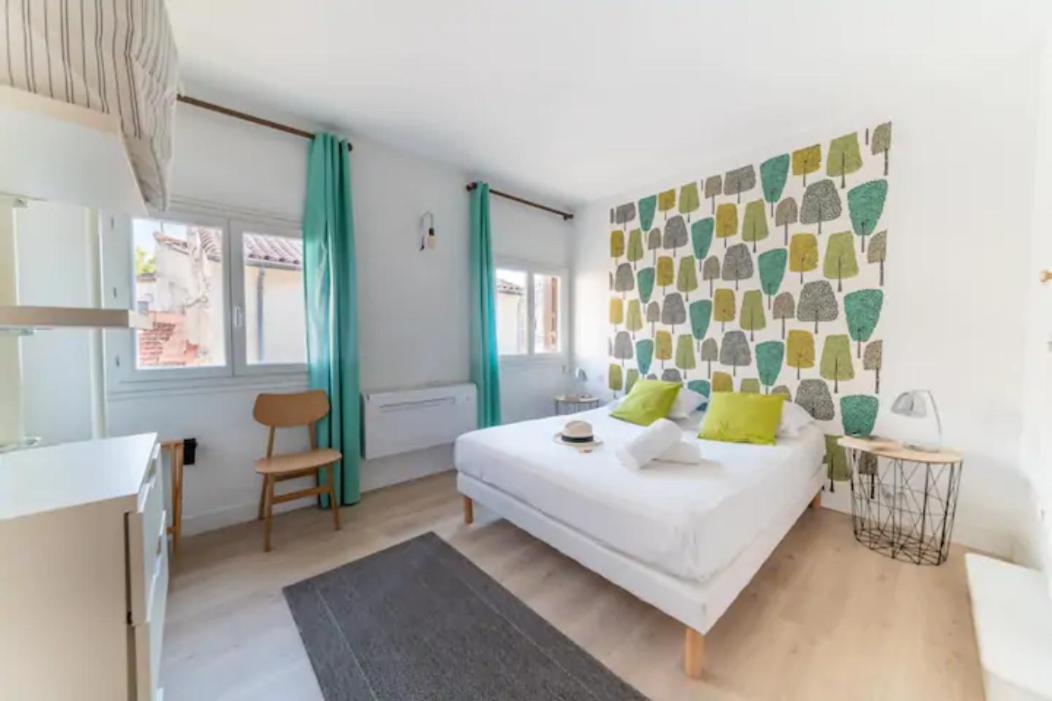 Magnifique Appartement De Charme Avec Vue Sur Le Palais Des Papes A Avignon Wifi Gratuit Exterior foto