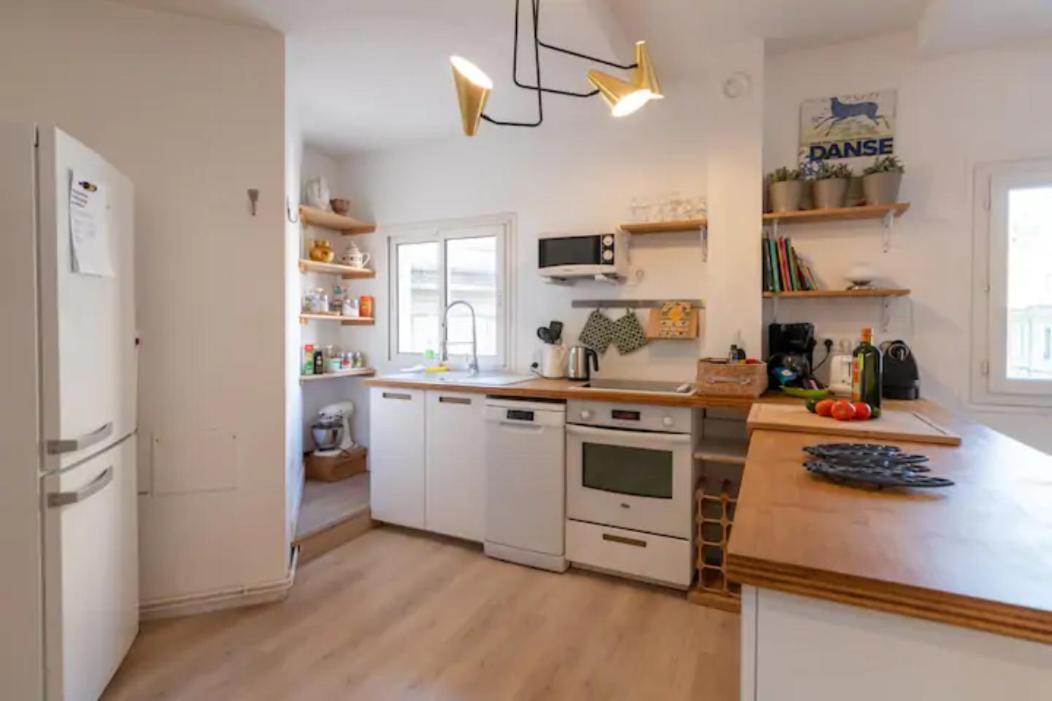 Magnifique Appartement De Charme Avec Vue Sur Le Palais Des Papes A Avignon Wifi Gratuit Exterior foto